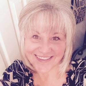 Meet your Posher, Deena